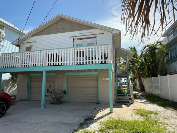 2214 Avenue C, Bradenton Beach, FL 34217