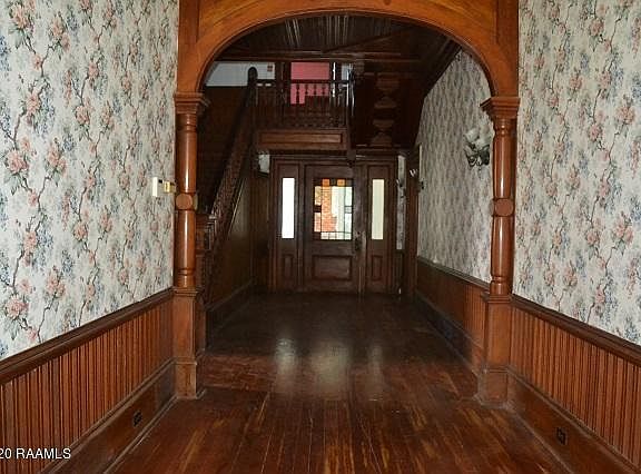 2nd image of 417 E Main St