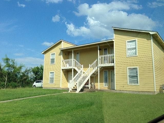 1st image of 716 Wellesley Ct APT B