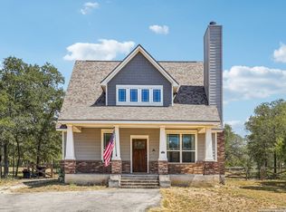 820 Paddy Rd, Floresville, TX 78114