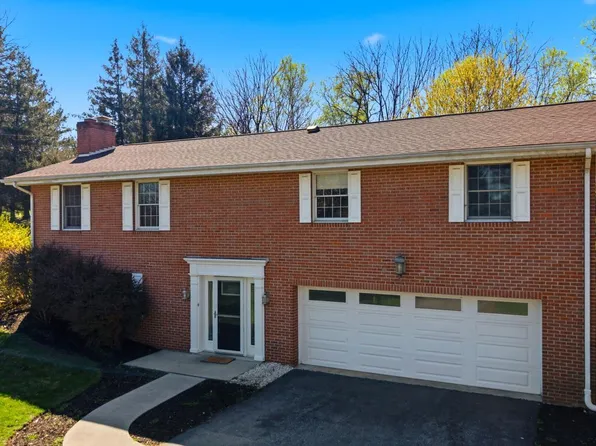 108 Meadowbrook Cir, Martinsburg, WV 25401