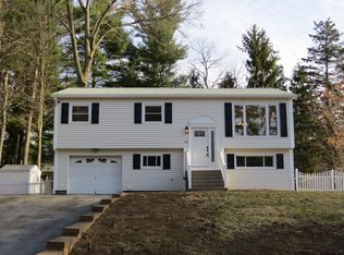 47 Oakwood Blvd, Clifton Park, NY 12065