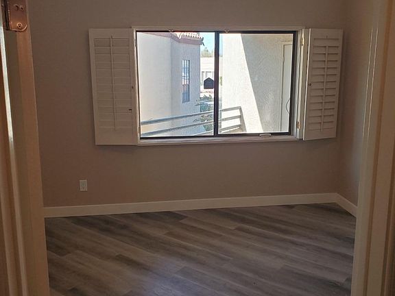 5th image of 10301 N 70th St Unit 227