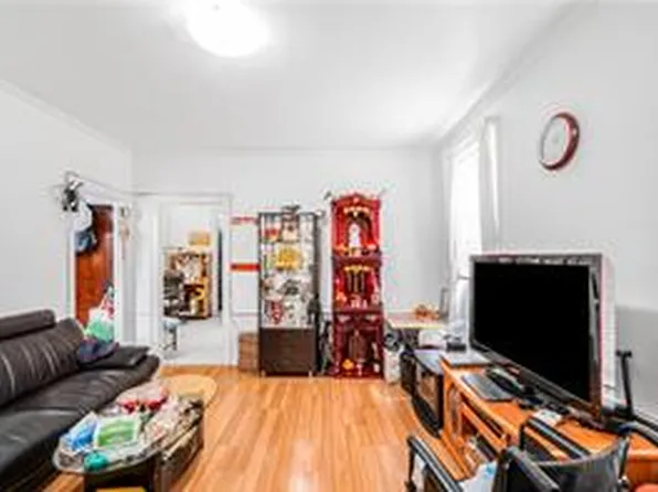 474 Senator Street image 4 of 5