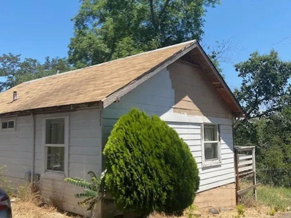 2103 Pine St, Redding, CA 96001