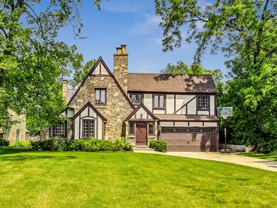 929 Valley Rd, Glencoe, IL, 60022