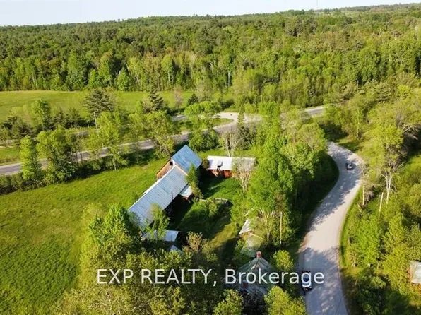 28 Island View Dr, North Algona Wilberforce, ON K0J 1X0