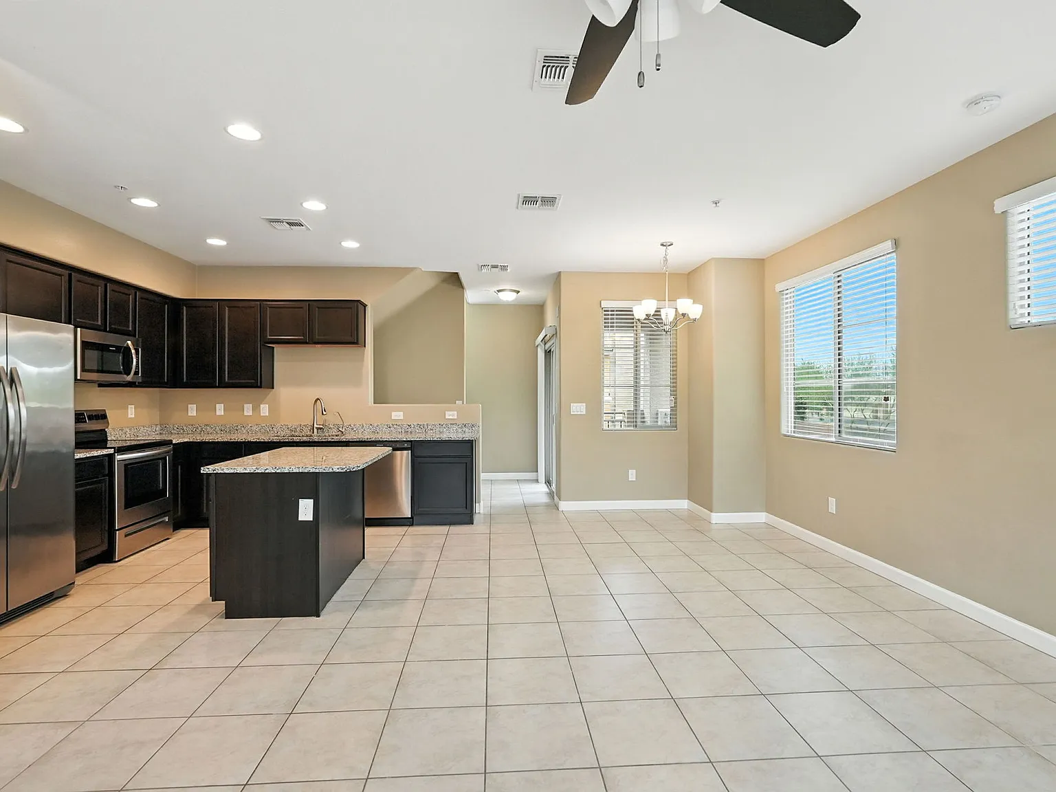 2 bed, 2.5 bath, 1248 sqft, $1,895 — Photo 4