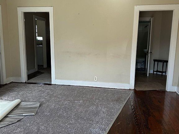 3rd image of 2418 W Blount St