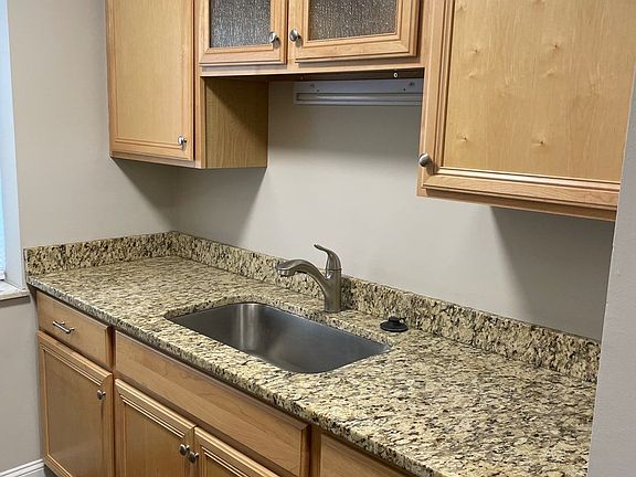 2nd image of 1213 Northmoreland Blvd #10