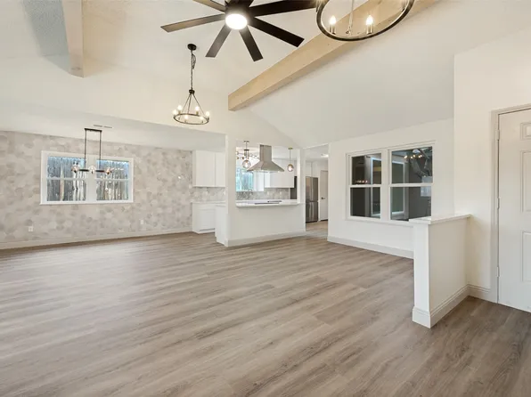 10016 Buffalo Grove Rd, Fort Worth, TX 76108