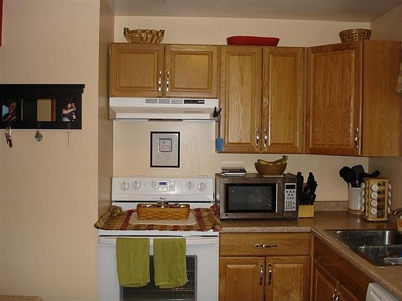 2nd image of 3422 Driftwood Cir