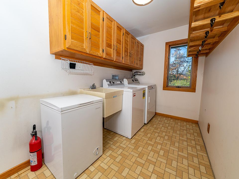 7667 Earhart Rd, photo 29