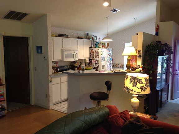 4th image of 5434 NW 35th Dr