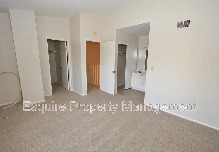 564 Rosewood Ave — Photo 11