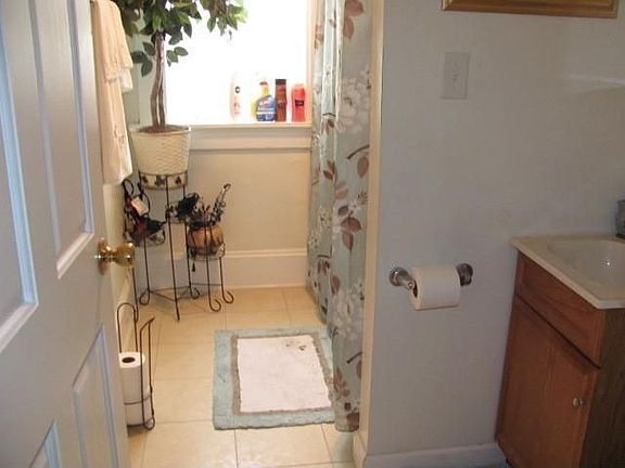 3rd image of 1312 W Highland Ave #1314