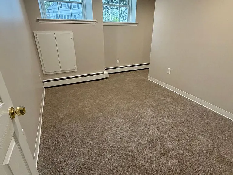 2 Pleasant St — Photo 9