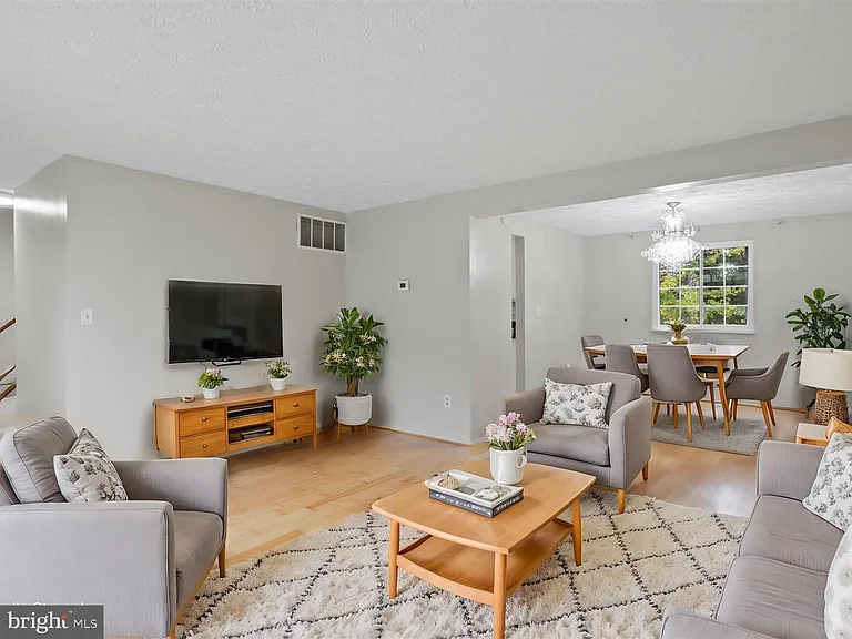 8463 Monarch Ct — Photo 3