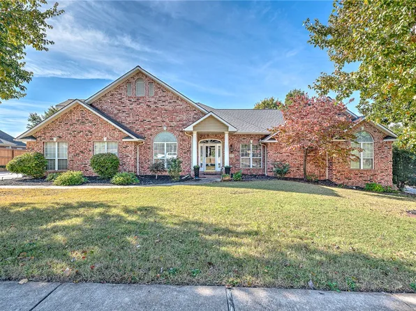 1710 S 42nd St, Rogers, AR 72758