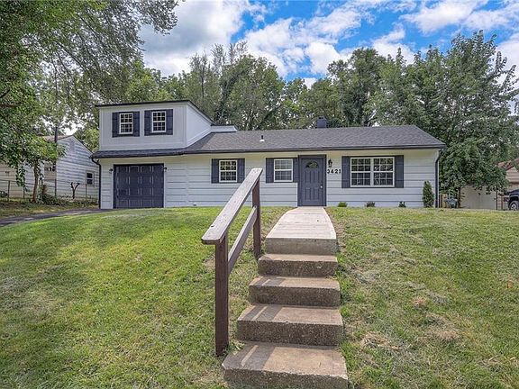 2nd image of 3421 Victoria Dr