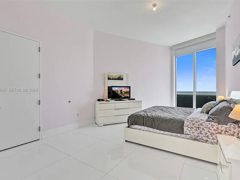 16001 Collins Ave #4305 — Photo 27