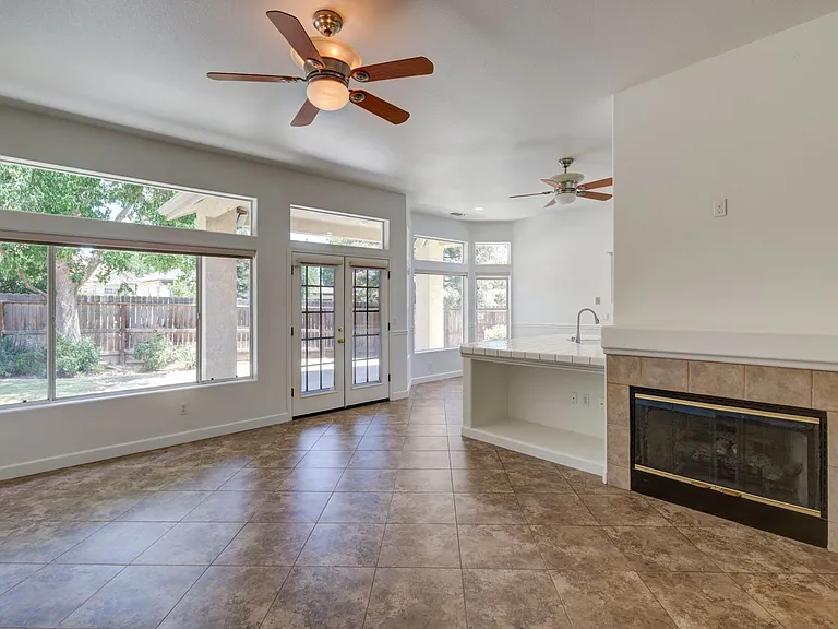 5508 W Bluff Ave — Photo 8