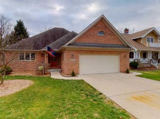 28W323 Main St, Warrenville, IL 60555