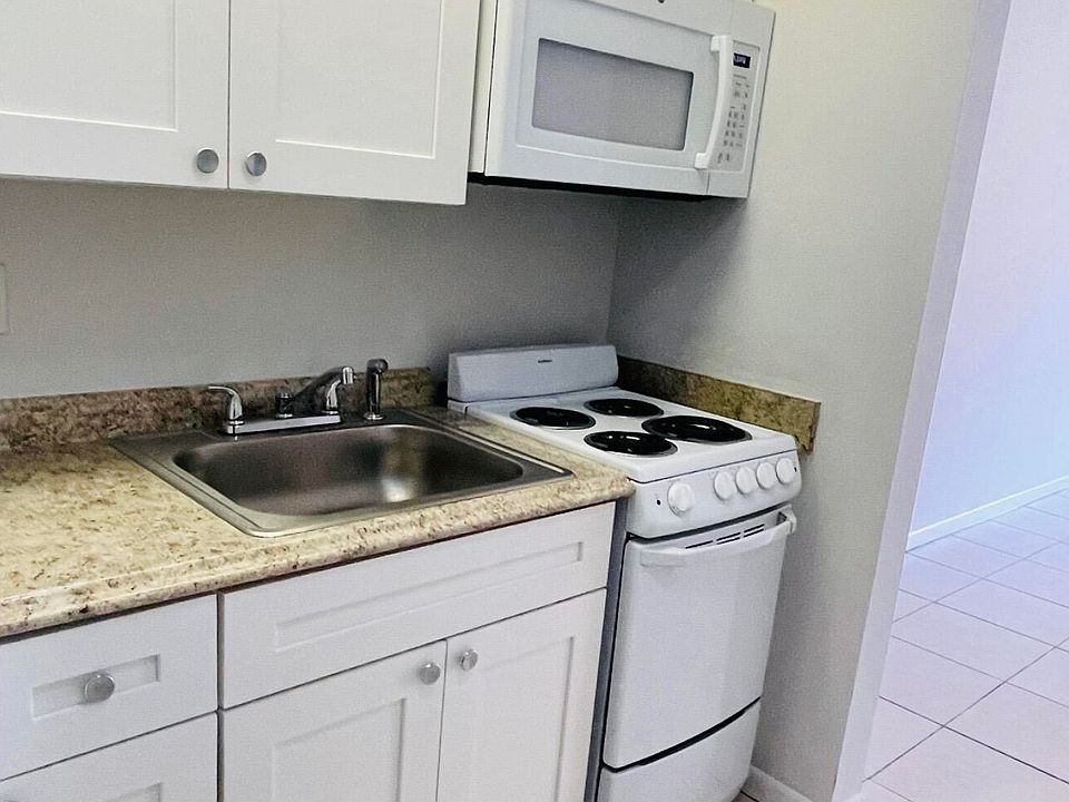 1st image of 628 NW 13th St #120