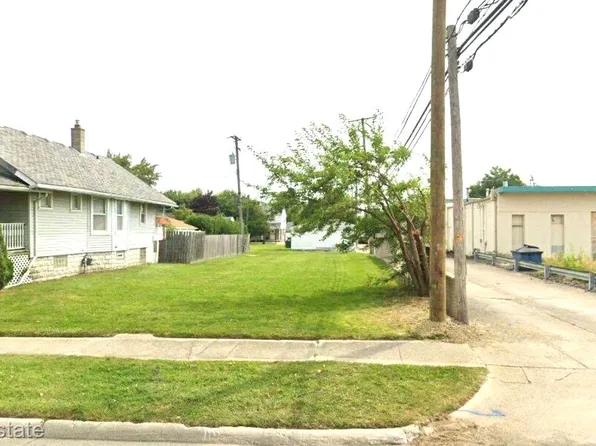 14819 Agnes St, Southgate, MI 48195