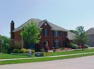 6573 Eagle Ridge Rd, Bettendorf, IA 52722