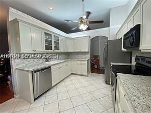 5th image of 130 E Lee Rd