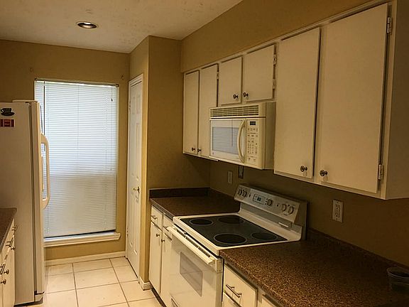 2nd image of 7827 Greenedge Dr