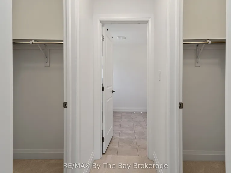 52 Amber Dr — Photo 31