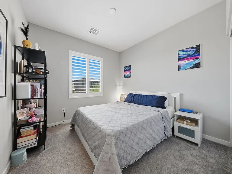 11824 Pelican Butte Ave — Photo 25