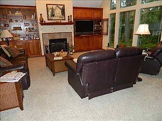 3rd image of 2605 Northhaven Dr