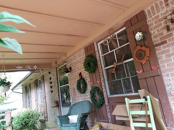 2nd image of 1001 E Sherwood Dr