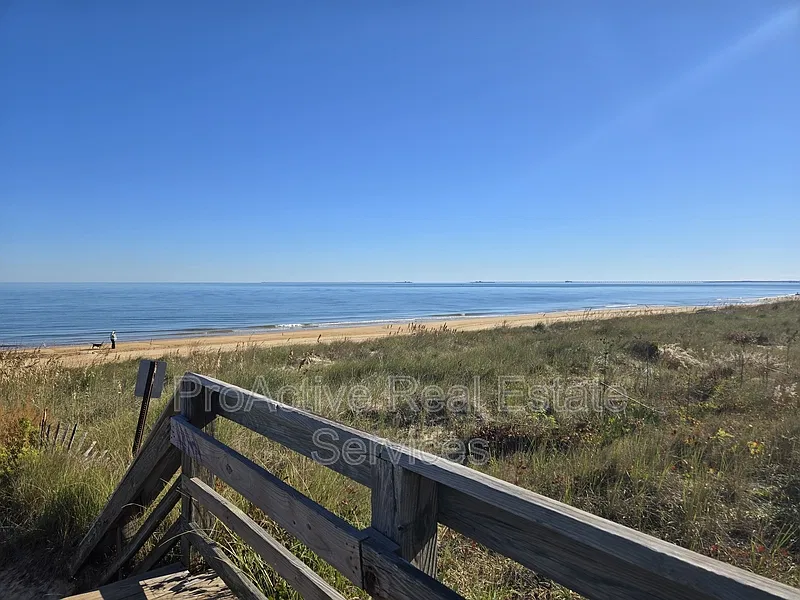 2 bed, 1.0 bath, $1,750 — Photo 3