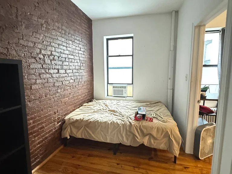 530 E 13th St #18 — Photo 9