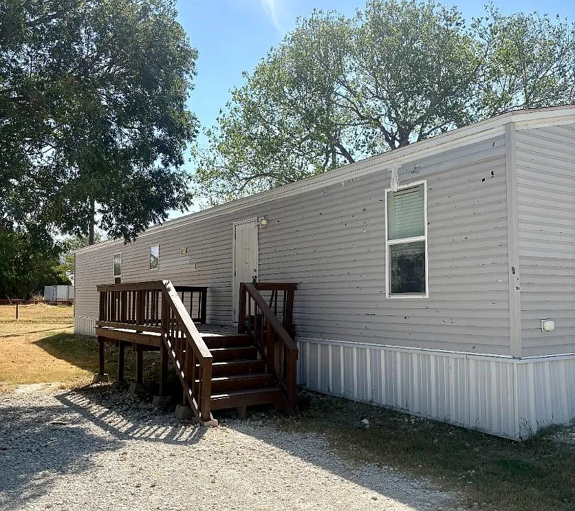 196 Private Road 1610