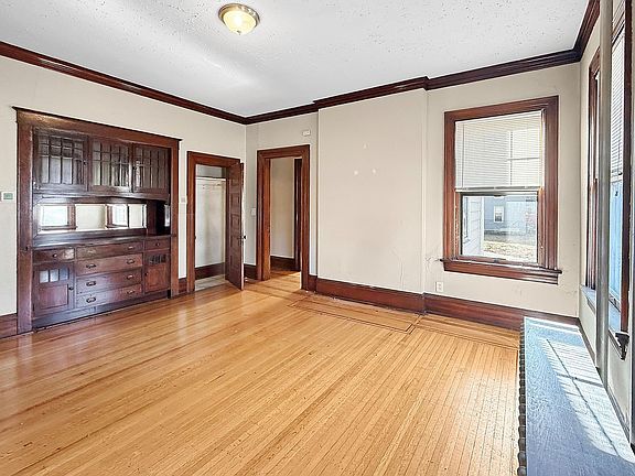 5th image of 438 University Ave NE #2