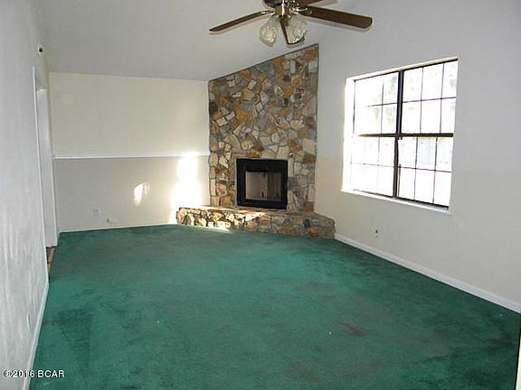 4th image of 20472 NE Bridges Ave