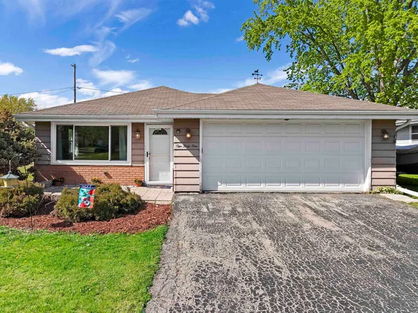 141 Stanley St, Neenah, WI 54956