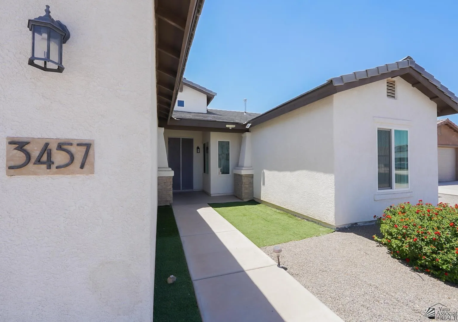 5 bed, 3.0 bath, 2395 sqft, $4,000 — Photo 3