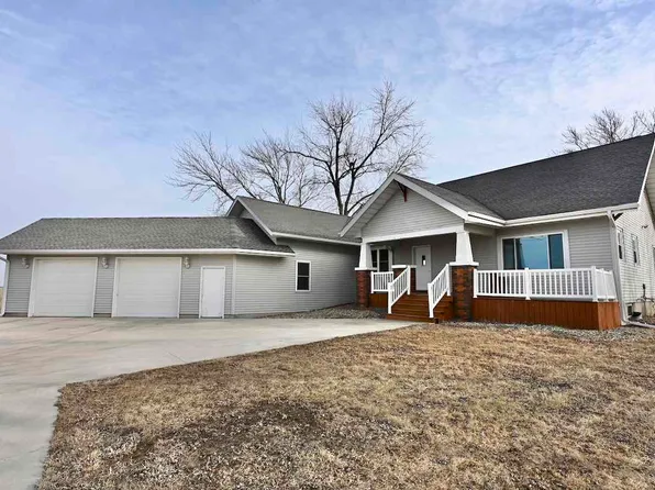 2190 337th St, North English, IA 52316