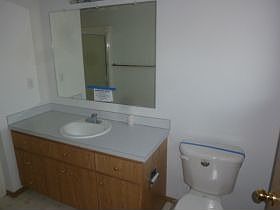 5th image of 176 Hoyt Ln