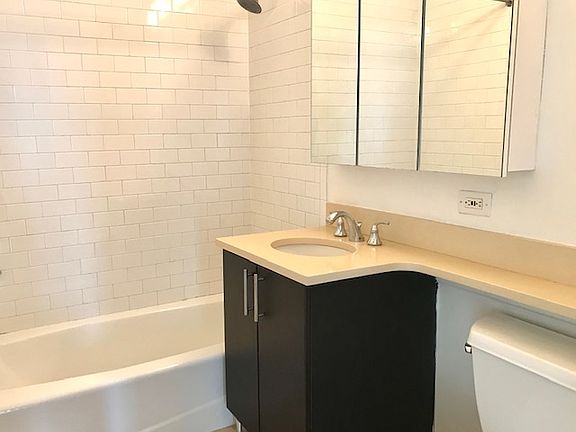 5th image of 520 W 43rd St APT 17J