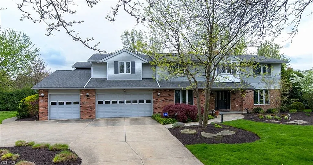 2417 Brian Dr photo 1