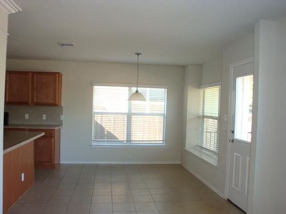 5th image of 242 Hoot Owl Ln N