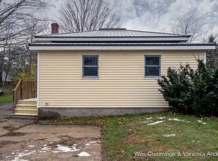 5123 Whites Bridge Rd, Belding, MI 48809