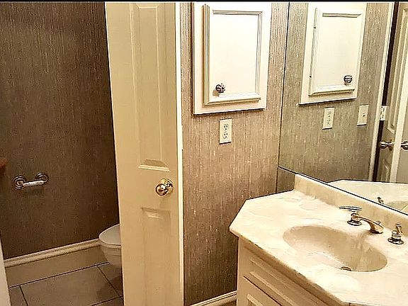 5th image of 5203 Fairway Dr